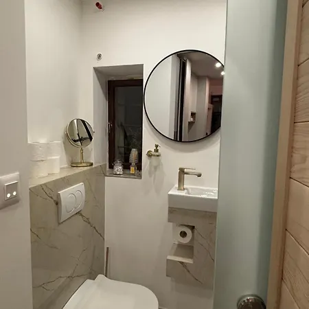 Epicentar Luxury Jacuzzi & Sauna In Bascarsija - Private Experience Lägenhet *