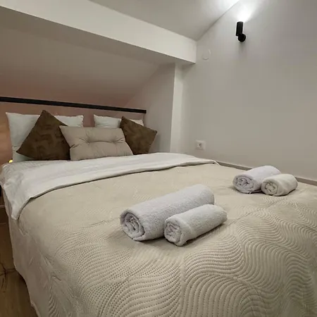 Epicentar Luxury Jacuzzi & Sauna In Bascarsija - Private Experience Lägenhet
