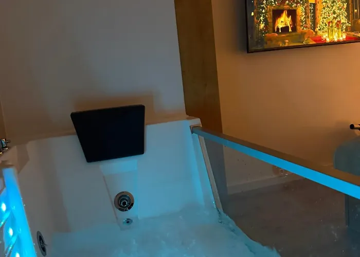 Epicentar Luxury Jacuzzi & Sauna In Bascarsija - Private Experience * Sarajevo